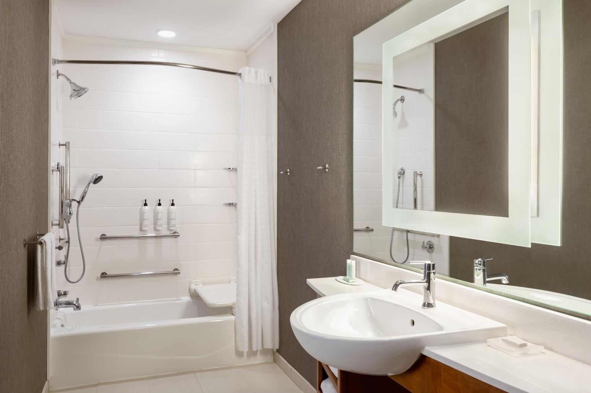 Springhill Suites By Marriott Wisconsin Dells Lake Delton Экстерьер фото